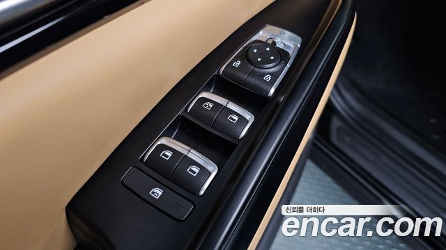 Kia Canival 2023 — photo 28