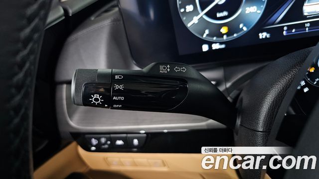 Kia Canival 2023 — photo 30
