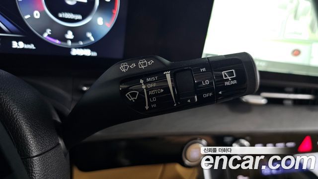 Kia Canival 2023 — photo 32