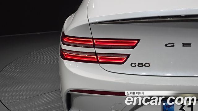 Genesis G80 2022 — photo 9