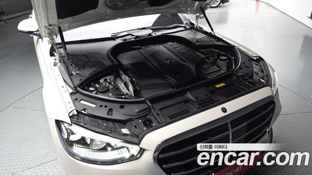 Mercedes-Benz S-Class 2022 — photo 6
