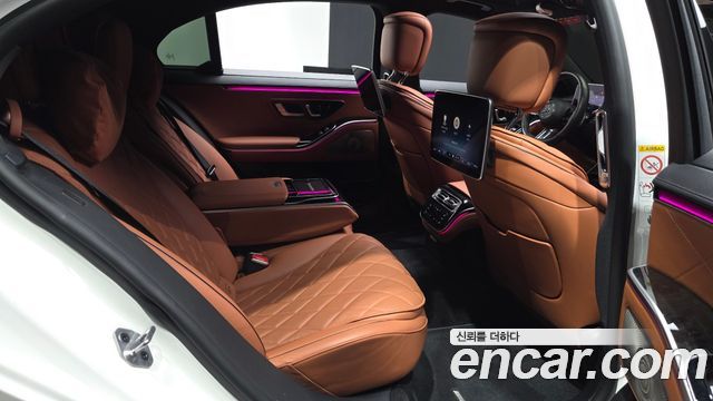 Mercedes-Benz S-Class 2022 — photo 17