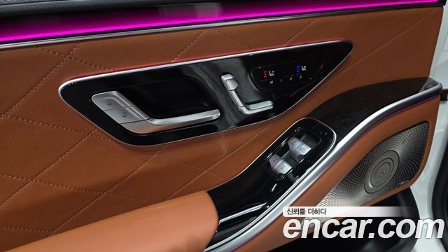 Mercedes-Benz S-Class 2022 — photo 29