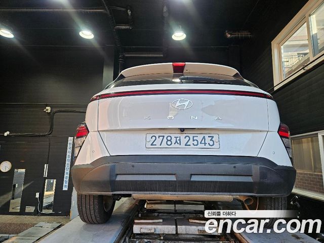 Hyundai Kona 2023 — photo 2
