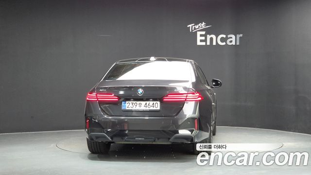 BMW 5-Series 2024 — photo 4