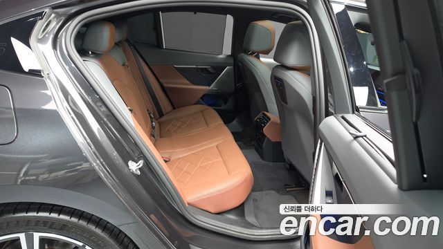 BMW 5-Series 2024 — photo 17