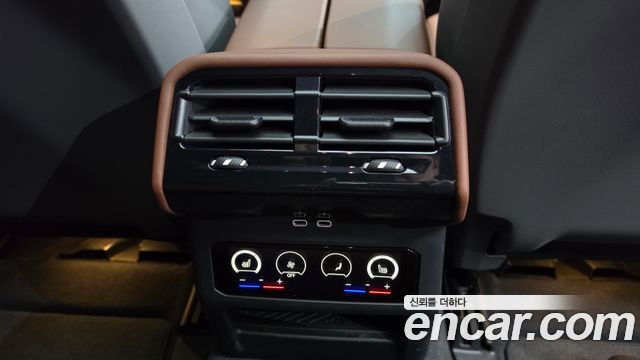 BMW 5-Series 2024 — photo 24