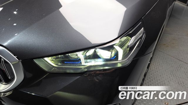 BMW 5-Series 2024 — photo 8