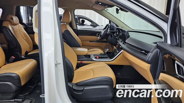 Kia Canival 2023 — photo 11