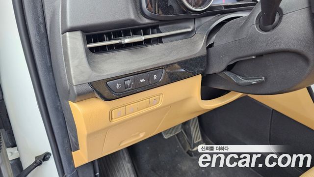 Kia Canival 2023 — photo 16
