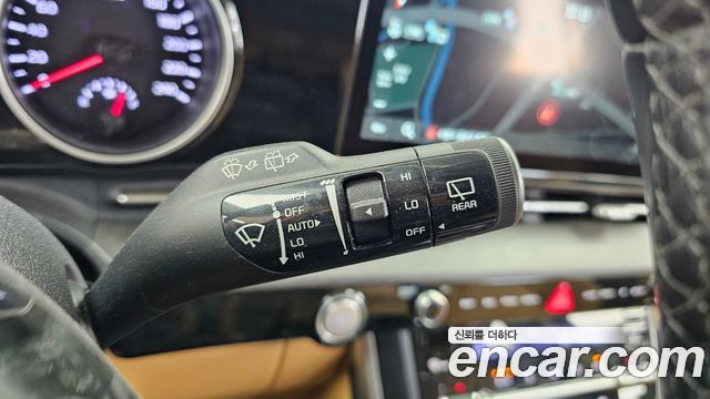 Kia Canival 2023 — photo 19