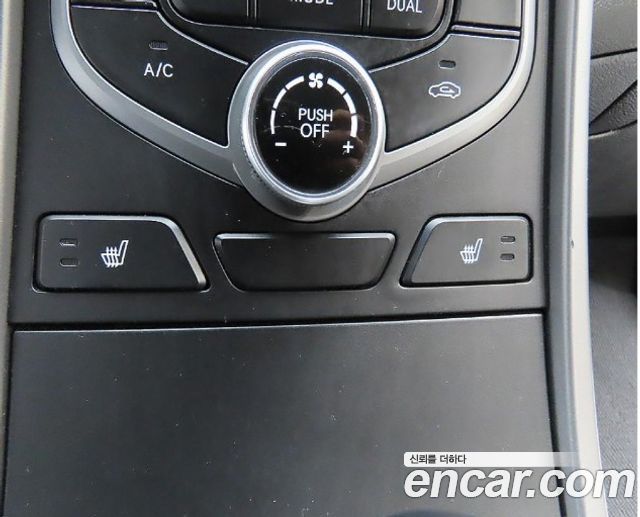 Hyundai AVANTE 2014 — photo 12