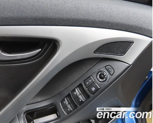 Hyundai AVANTE 2014 — photo 13