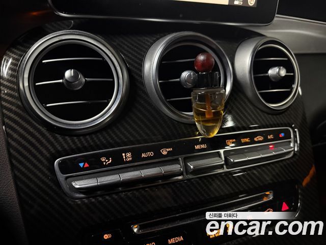 Mercedes-Benz GLC-Class 2017 — photo 11
