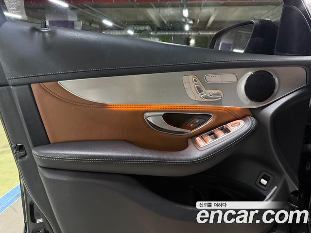 Mercedes-Benz GLC-Class 2017 — photo 19