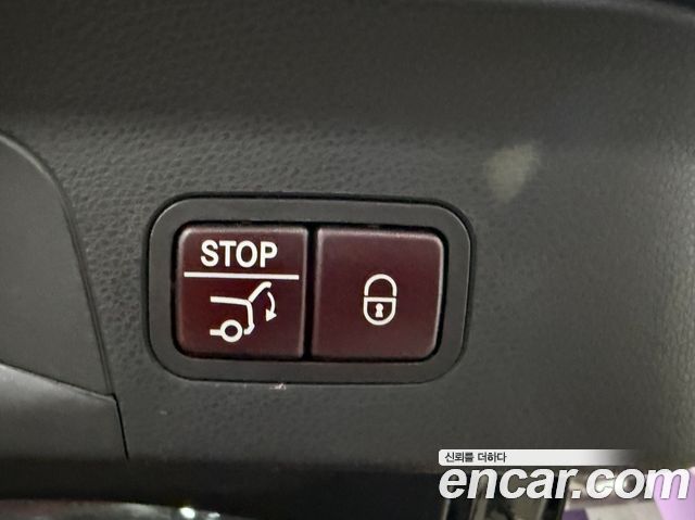 Mercedes-Benz GLC-Class 2017 — photo 20