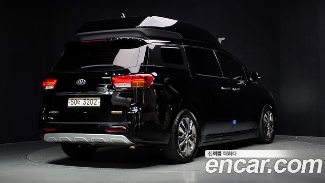 Kia Canival 2018 — photo 2