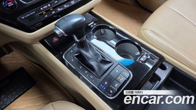 Kia Canival 2018 — photo 9
