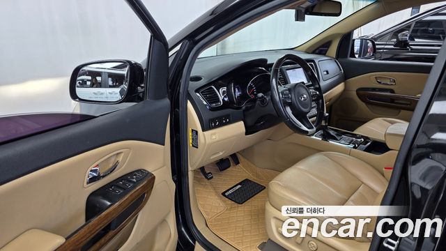 Kia Canival 2018 — photo 10