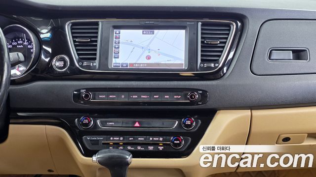 Kia Canival 2018 — photo 14
