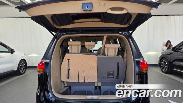 Kia Canival 2018 — photo 20