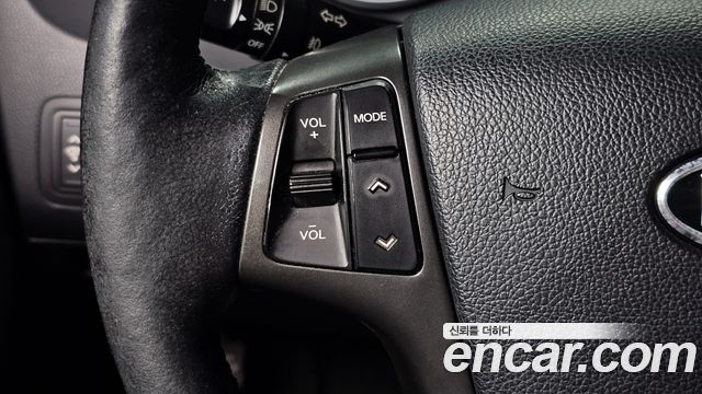 Kia K7 2012 — photo 20
