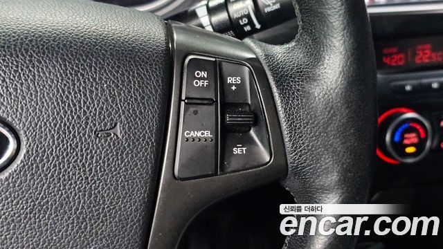 Kia K7 2012 — photo 21