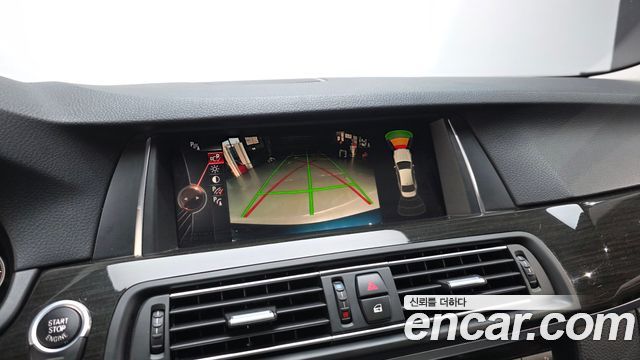 BMW 5-Series 2016 — photo 16