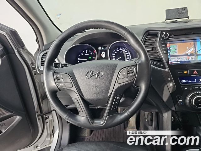 Hyundai Santafe 2017 — photo 9