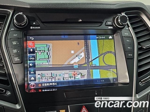 Hyundai Santafe 2017 — photo 14