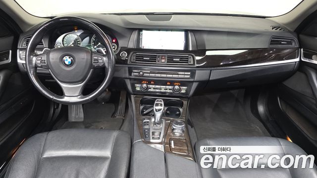 BMW 5-Series 2016 — photo 10