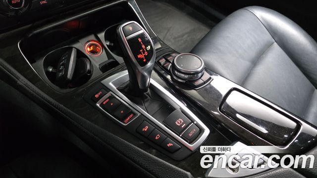 BMW 5-Series 2016 — photo 12