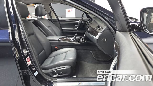 BMW 5-Series 2016 — photo 17