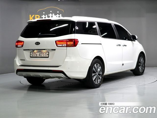 Kia Canival 2018 — photo 3