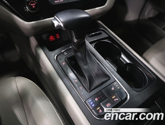 Kia Canival 2018 — photo 10