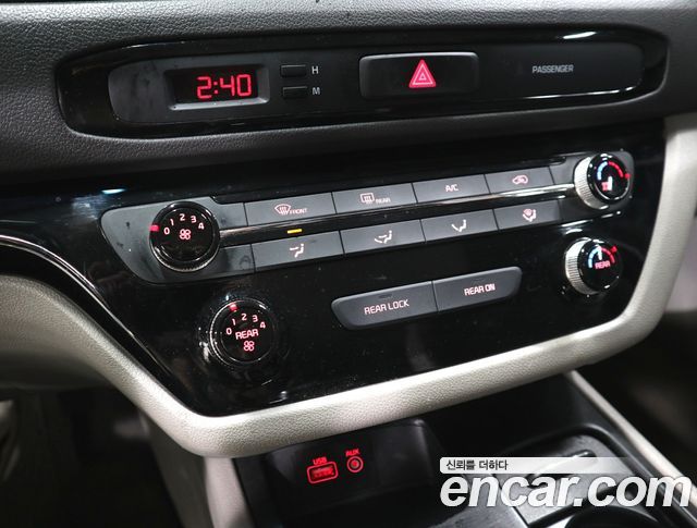 Kia Canival 2018 — photo 11