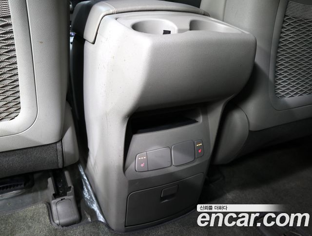 Kia Canival 2018 — photo 17