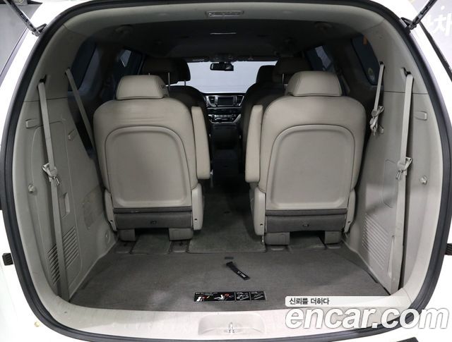 Kia Canival 2018 — photo 18