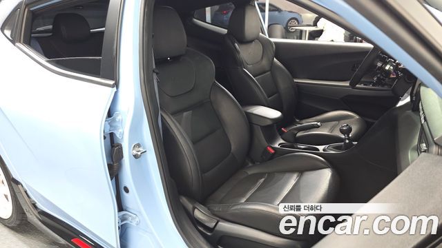 Hyundai Veloster 2021 — photo 23