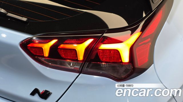 Hyundai Veloster 2021 — photo 9
