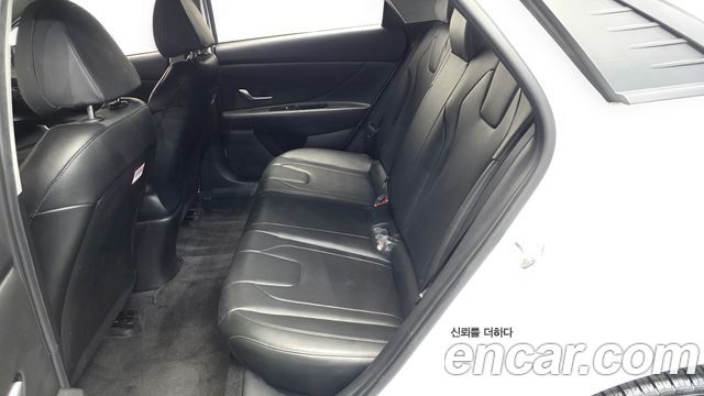Hyundai AVANTE 2023 — photo 17