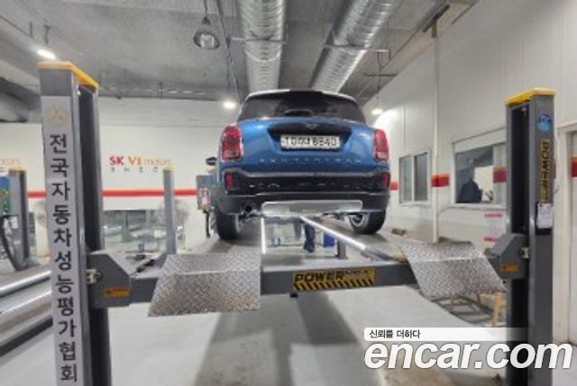 Mini Countryman 2019 — photo 2
