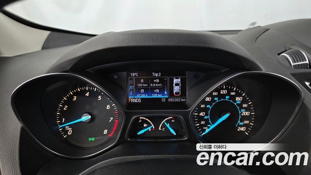 Ford Escape 2013 — photo 11