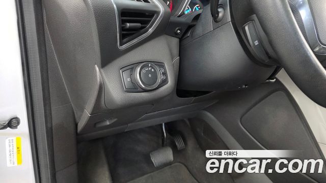 Ford Escape 2013 — photo 23
