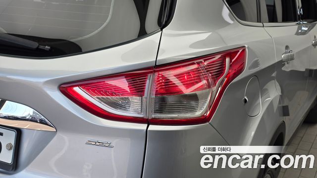 Ford Escape 2013 — photo 9