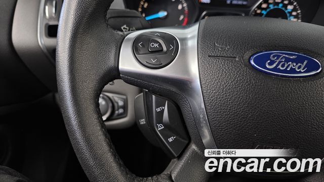 Ford Escape 2013 — photo 27