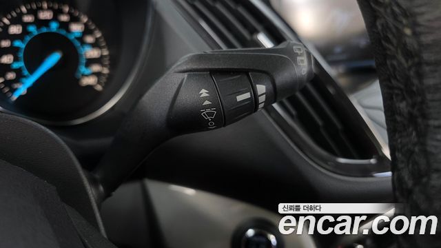 Ford Escape 2013 — photo 29