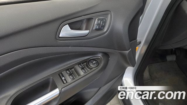Ford Escape 2013 — photo 30