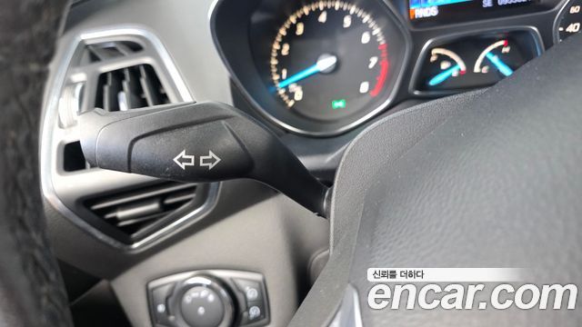 Ford Escape 2013 — photo 34