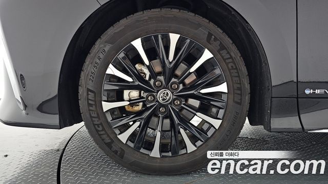 Toyota Alphard 2025 — photo 5